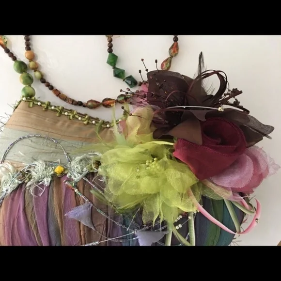 Exquisite Handcrafted Mary Frances Crossbody Bag - EUC - Picture 15 of 15